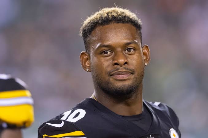 Juju Smith Schuster Net Worth Age Parents Height Weight Bio